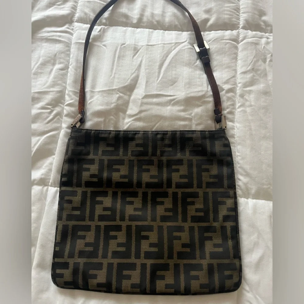 Fendi Black and Brown Shoulder Bag - Picture 4 of 8